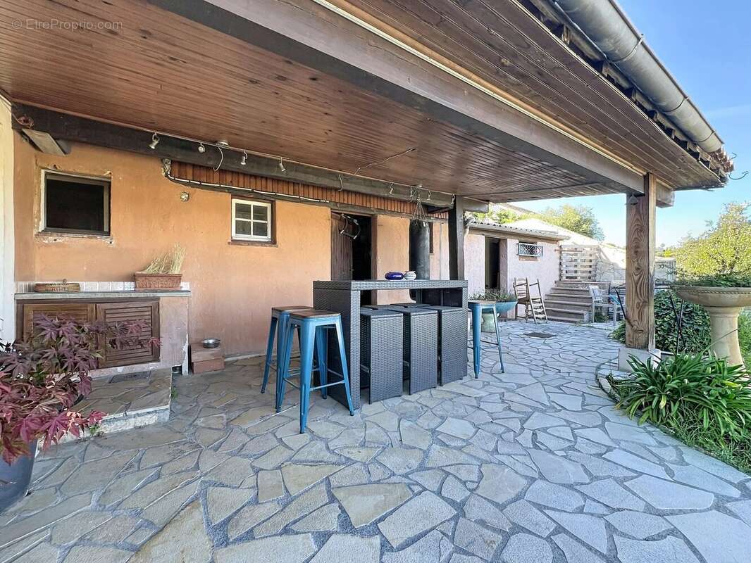 Appartement à VALLAURIS