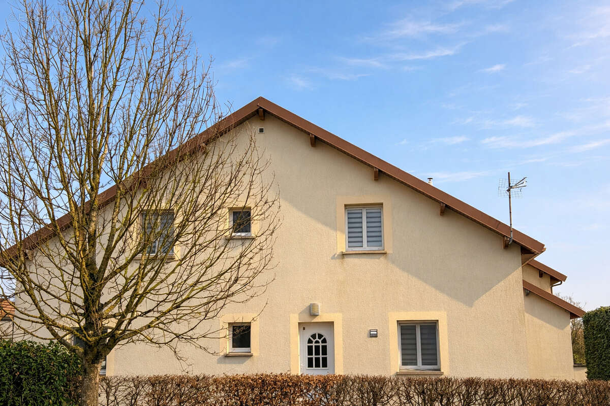 Maison à VILLE-SUR-ILLON
