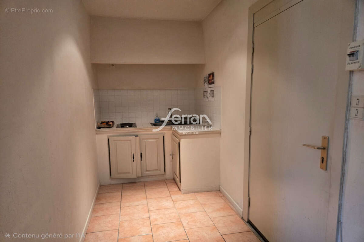 Appartement à SALERNES