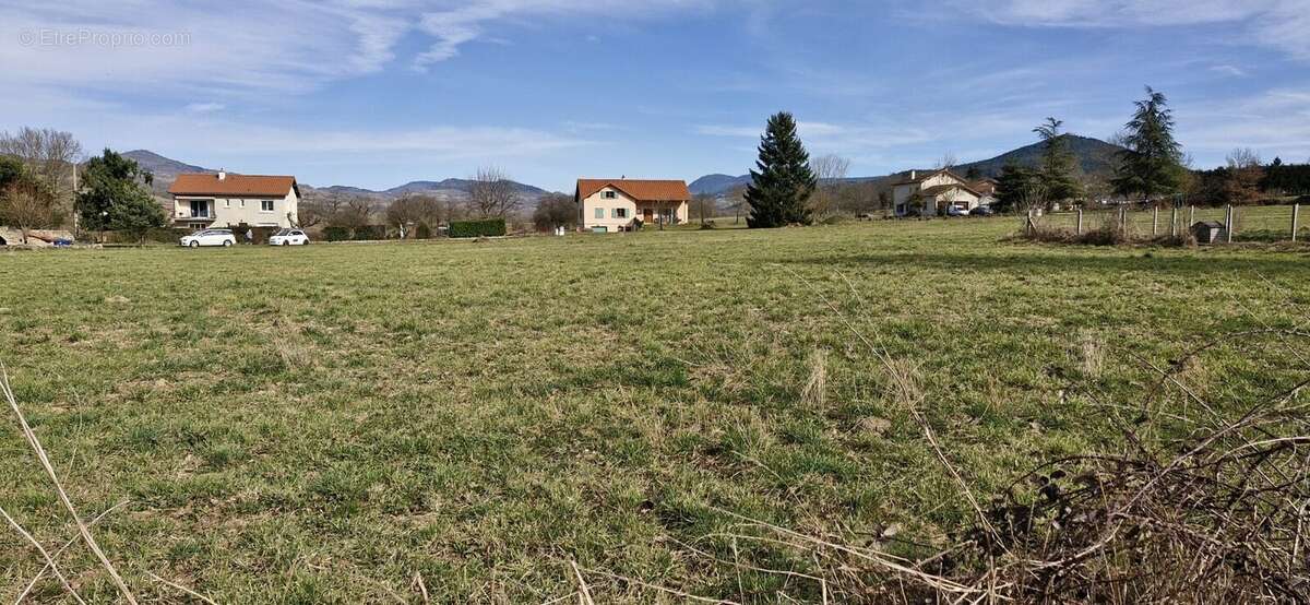Terrain à LAVOUTE-SUR-LOIRE