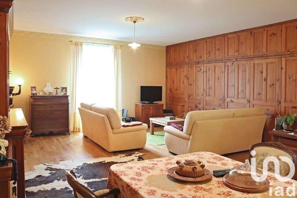 Maison 220 m² à Merinchal  - photo 6