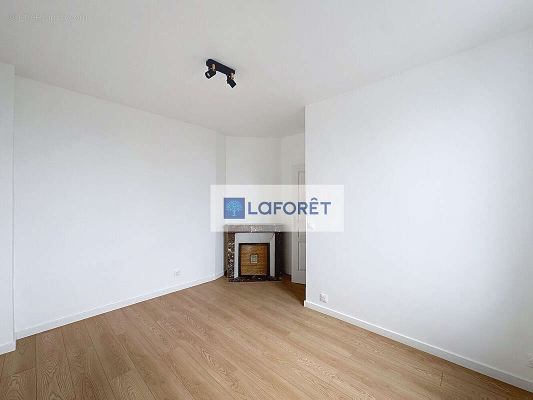 Appartement à SARTROUVILLE