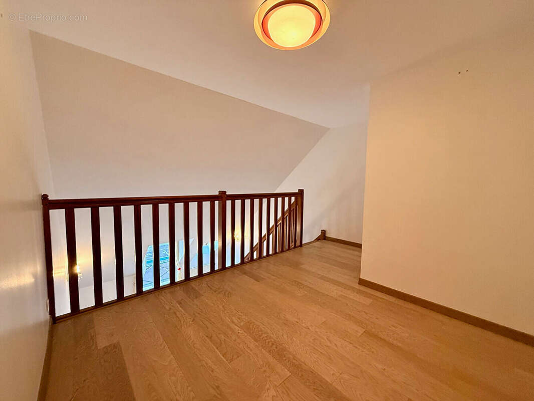 Appartement à BRIE-COMTE-ROBERT