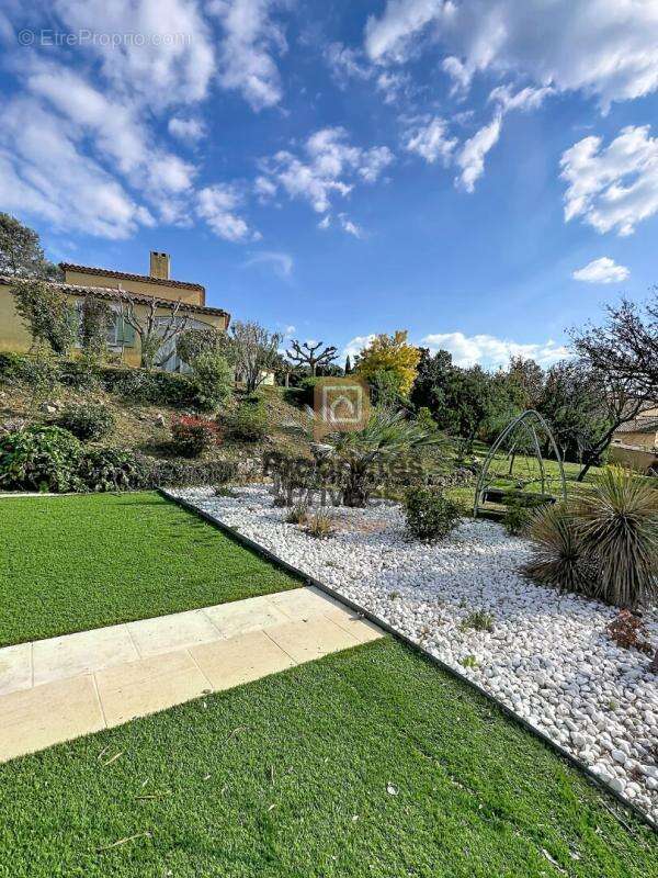 Maison à SAINT-MAXIMIN-LA-SAINTE-BAUME