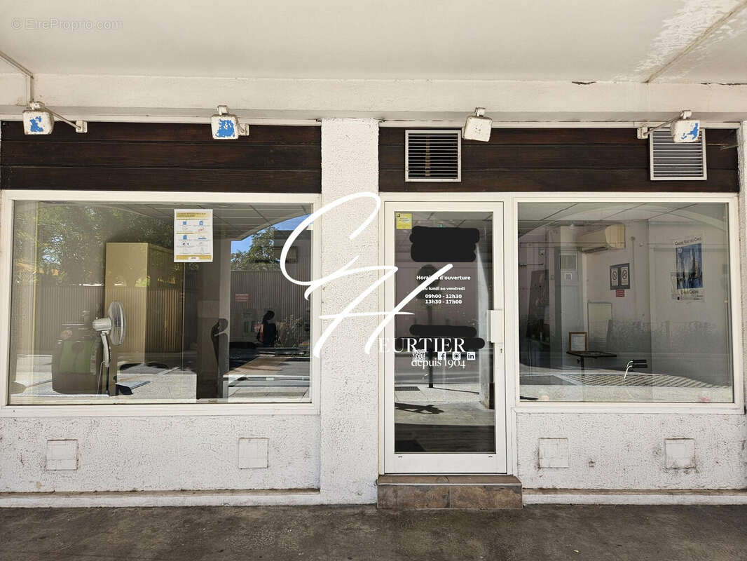 Commerce 42 m² à Voiron  - photo 8