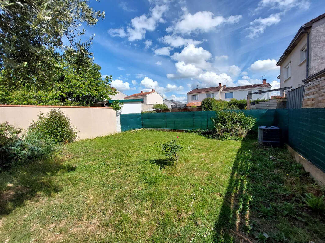 Maison à SAINT-JUERY