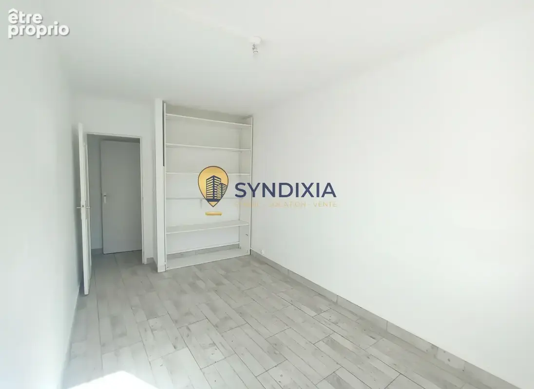 Appartement 3 pièces en RDC entièrement rénové avec garage privé - photo 6