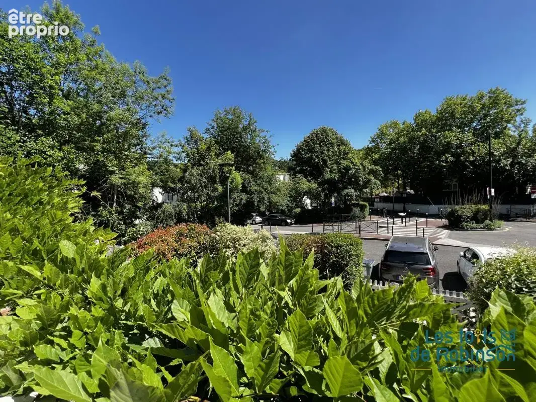 Maison en plein centre ville avec 4 chambres, bureau et jardin - photo 10