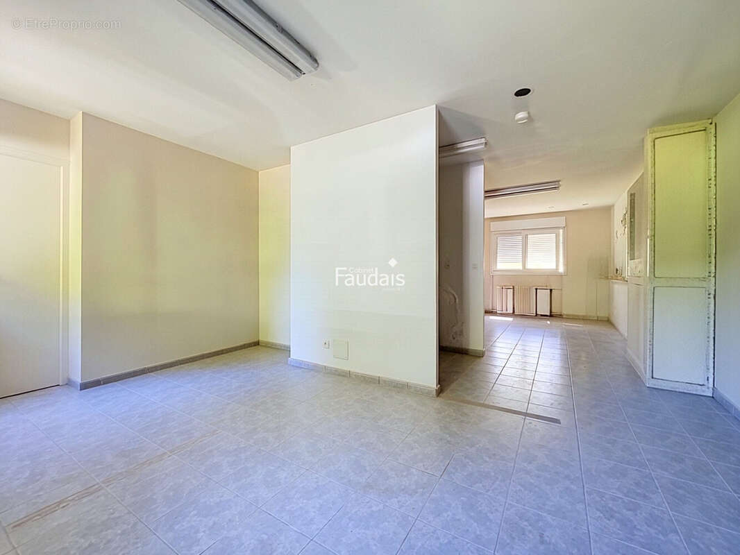Maison 216 m² à Gouville-Sur-Mer  - photo 9