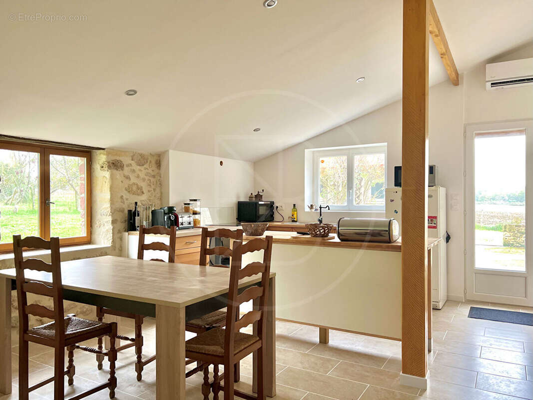 Maison à VILLEFRANCHE-DE-LONCHAT