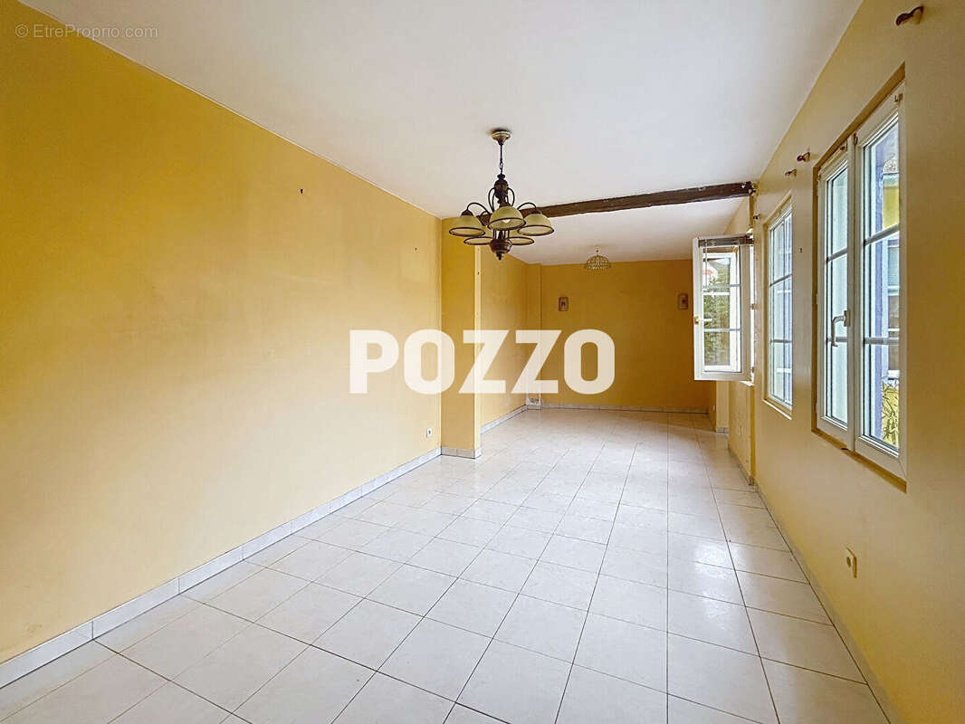 Maison à DONVILLE-LES-BAINS