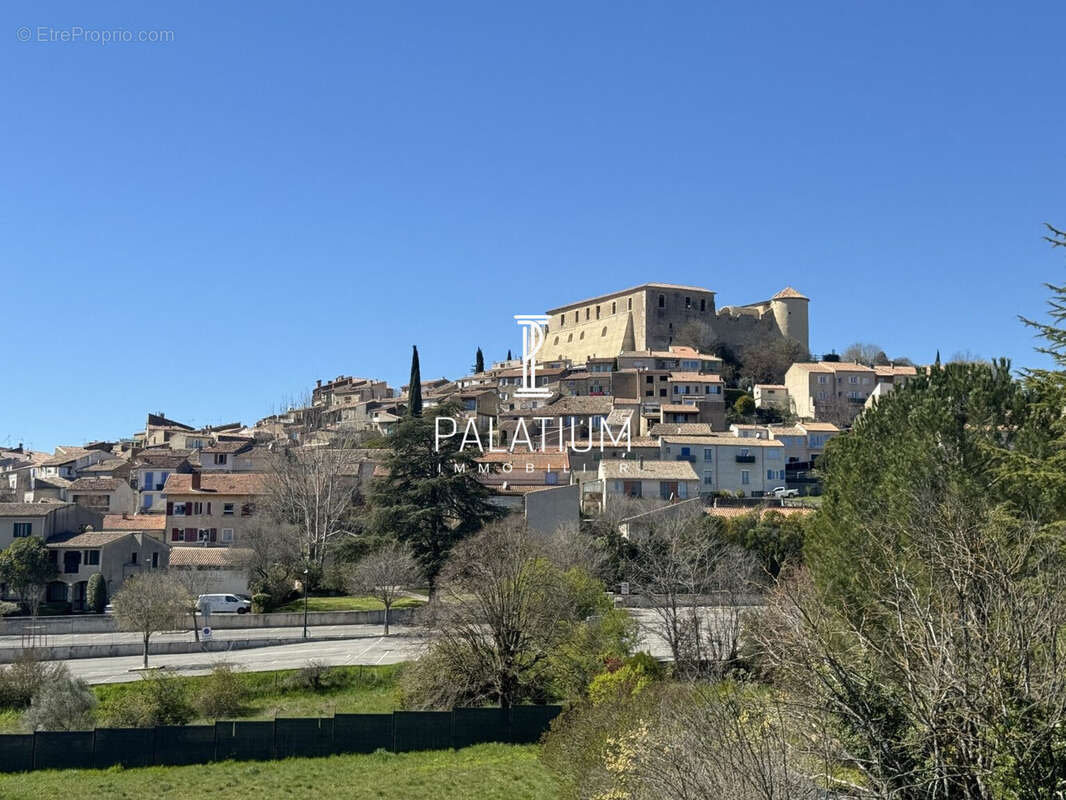 Appartement à GREOUX-LES-BAINS