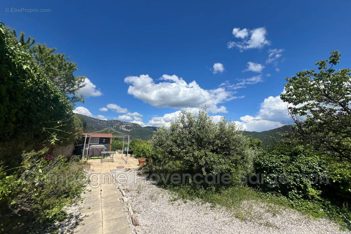 Appartement à BARGEMON