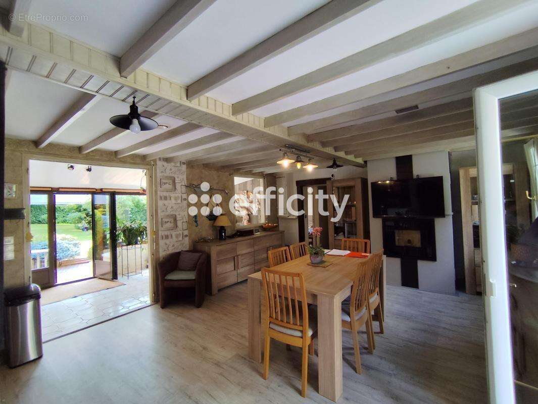 Maison à SAINTE-GAUBURGE-SAINTE-COLOMBE