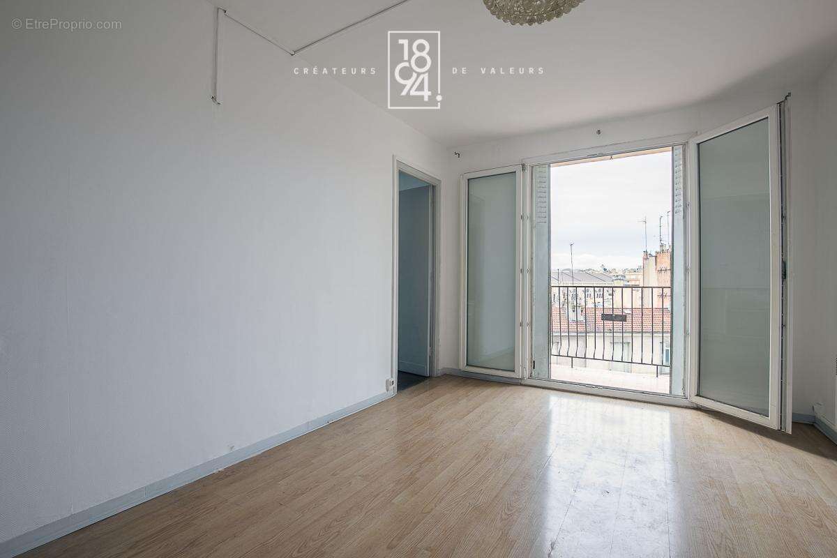 Appartement à MARSEILLE-6E