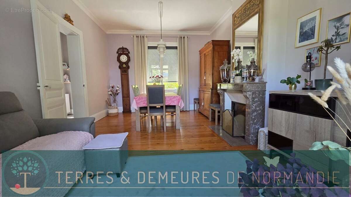 Maison de caractère de 130 M² dans un bourg tous commerces à 15 mns de Dieppe en Normandie et chalet bois annexe aménagé en stud - photo 7