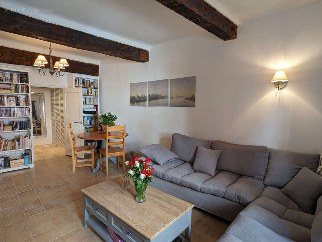 VILLECROZE, charmante maison de village de 100 m², 4 pièces et mezzanine - photo 5