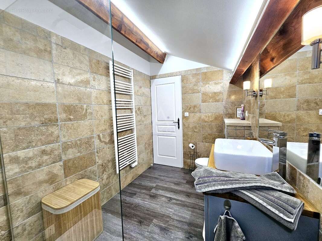 Appartement à ARAMON