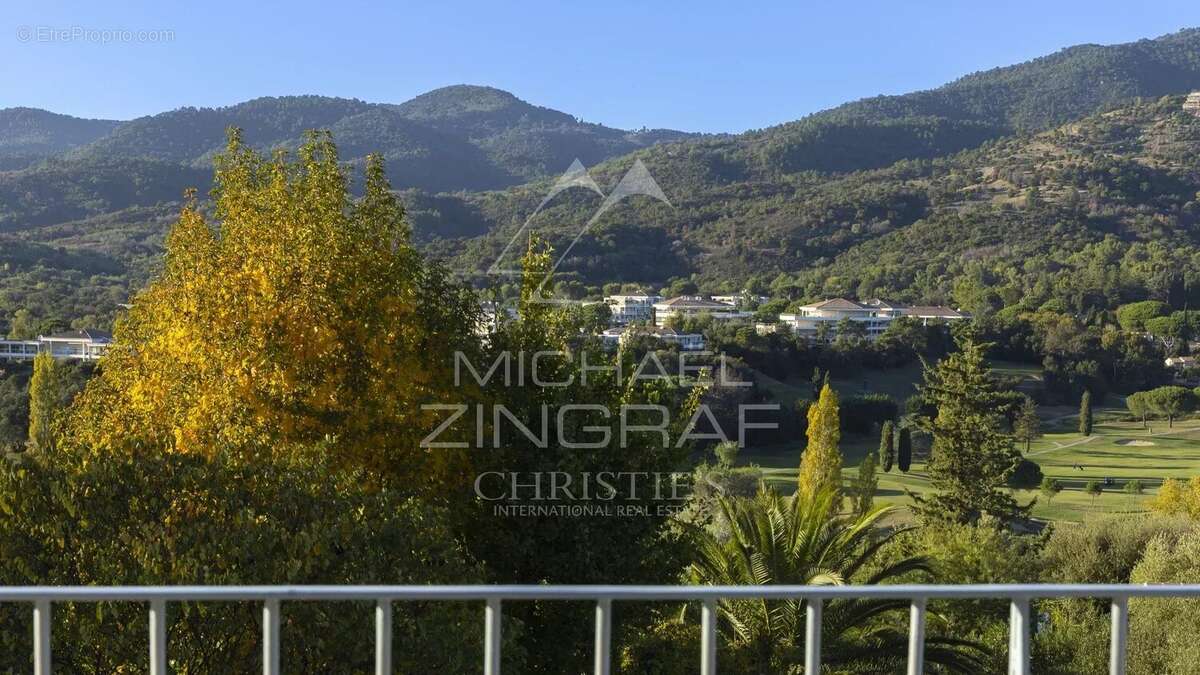 Maison à MANDELIEU-LA-NAPOULE