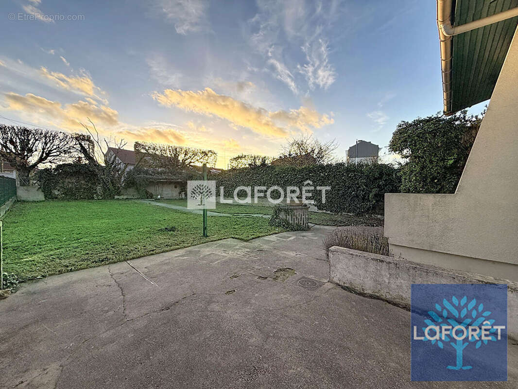 Maison à VIGNEUX-SUR-SEINE