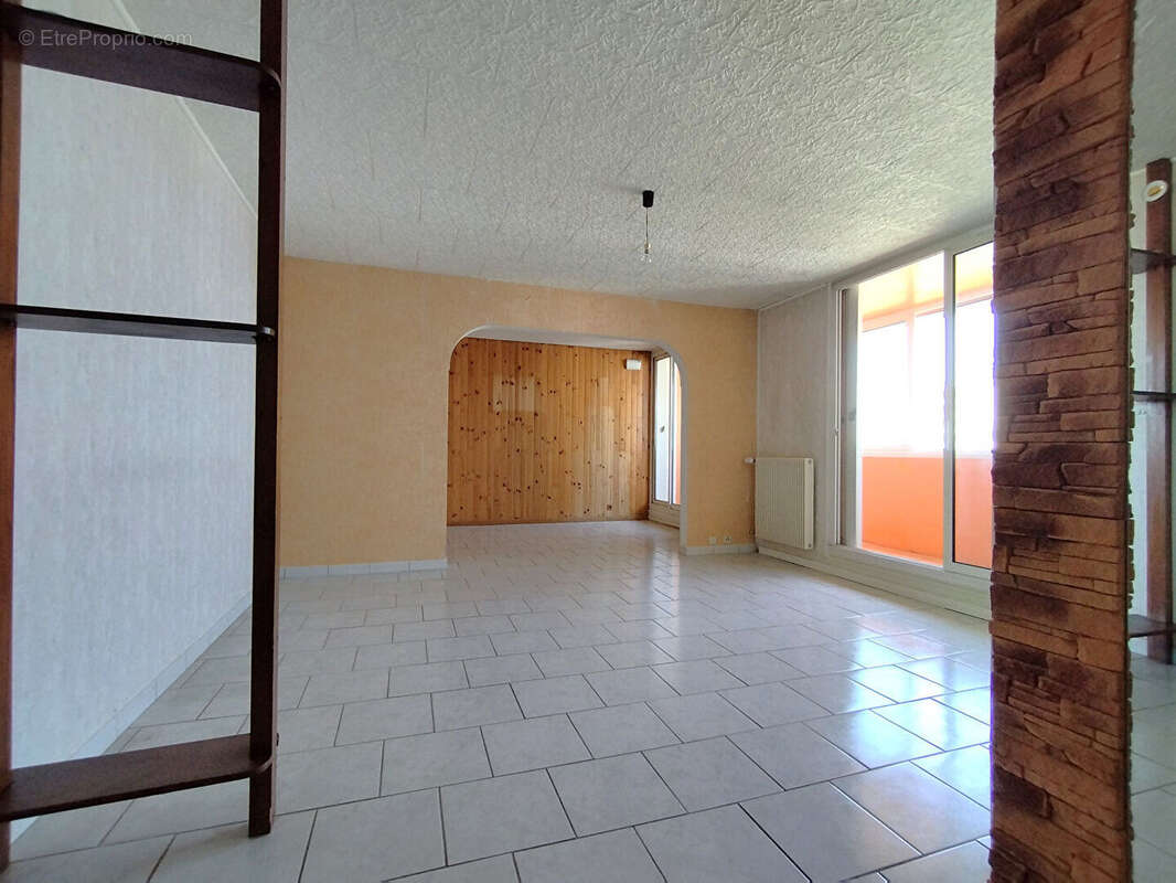 Appartement Saint Pierre Des Corps F4, proche écoles, commerces, Fil Bleu, gare TGV - photo 2