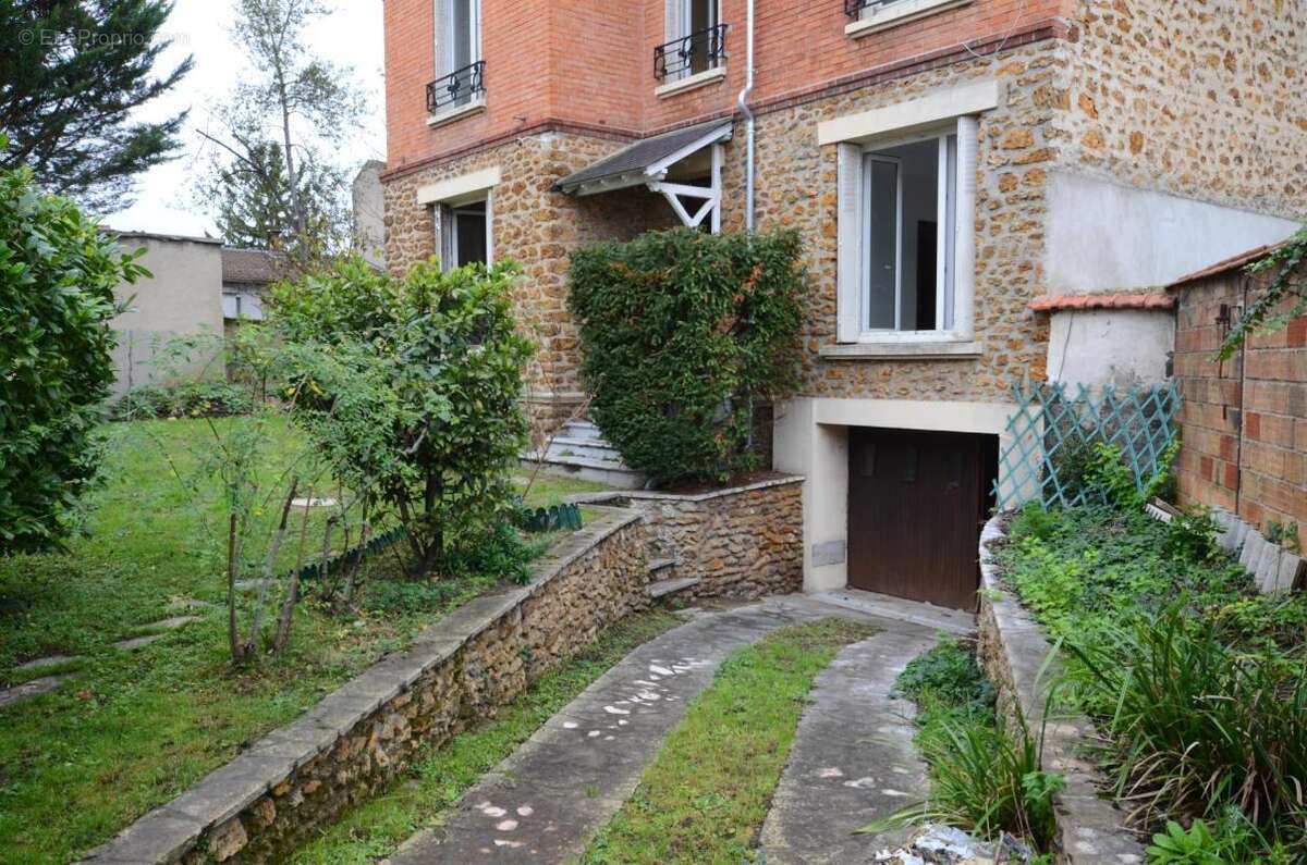 Maison à SAINT-MAUR-DES-FOSSES