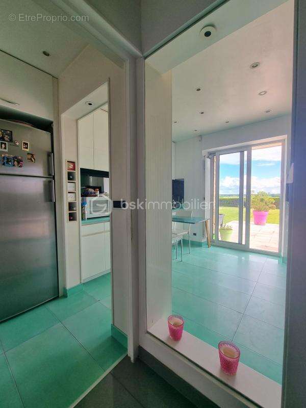 Charmante maison en pierre, 8 pièces, 4 chambres, garage, annexes, piscine !!! - photo 8