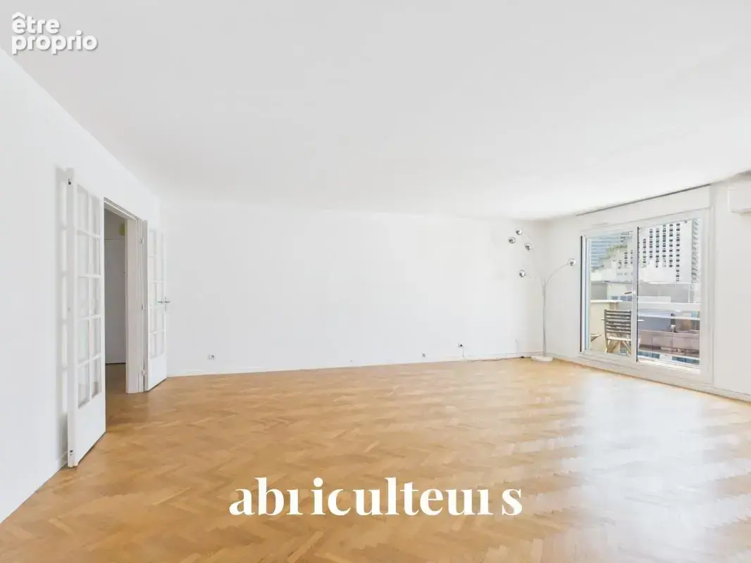 Dernier étage avec vue exceptionnelle sur La Défense – Superbe T4 familial à Courbevoie - photo 5
