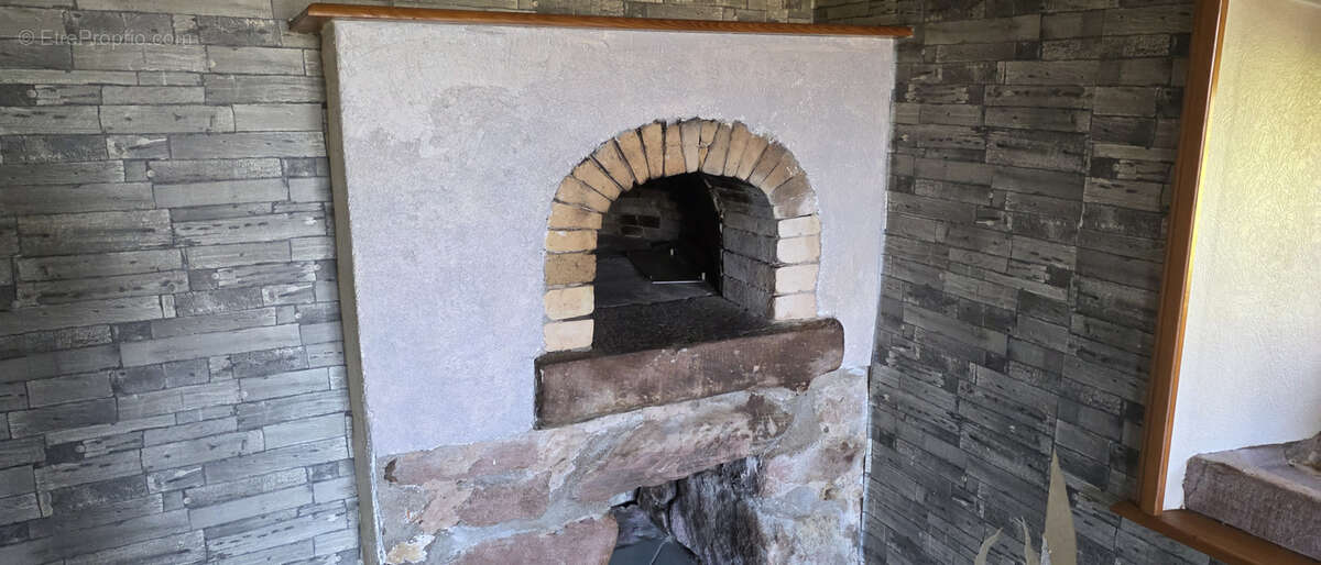 Maison à BOURG-BRUCHE