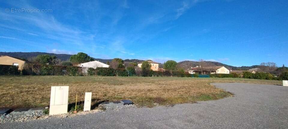 Terrain à LAGORCE