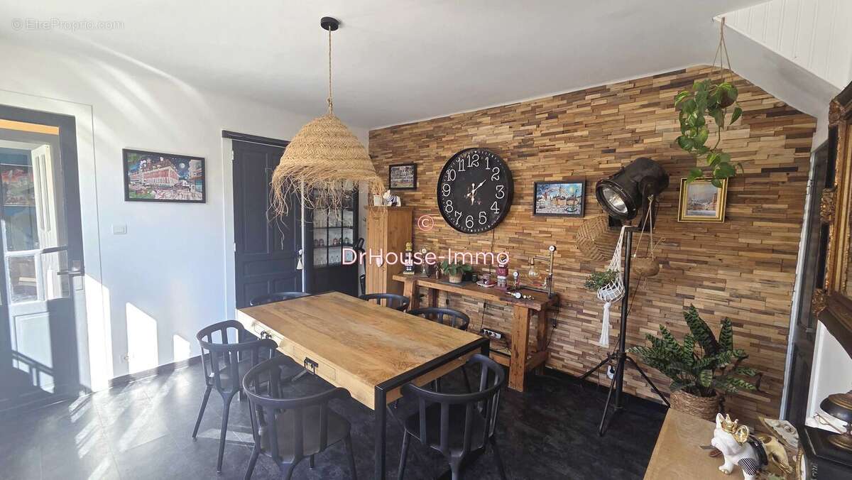 Maison 265 m² à Camphin-En-Carembault  - photo 3