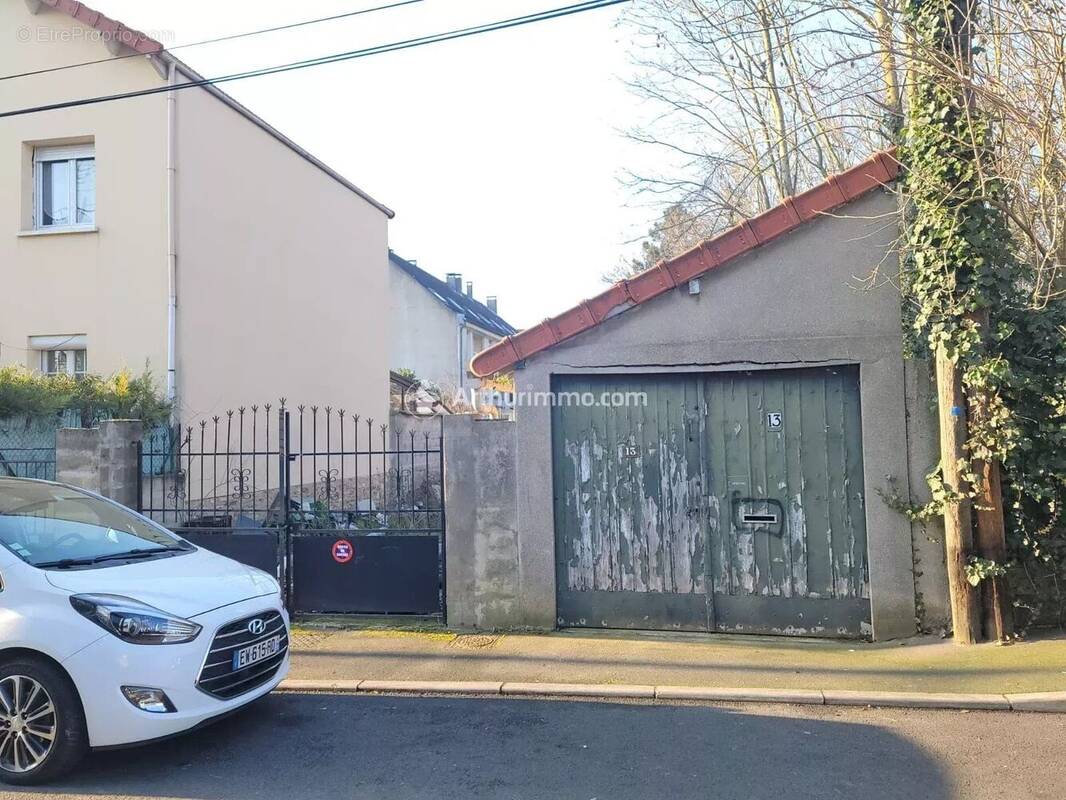 Terrain à SARCELLES