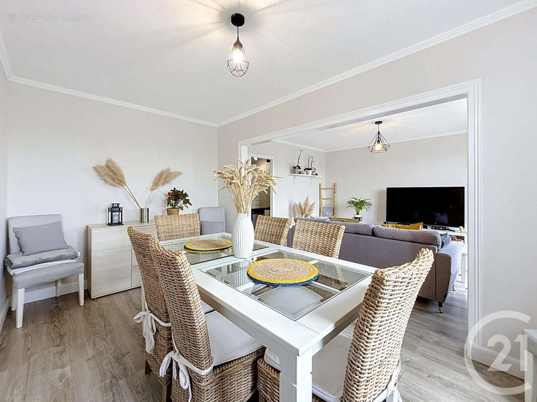 Appartement à SAINT-JULIEN-LES-VILLAS