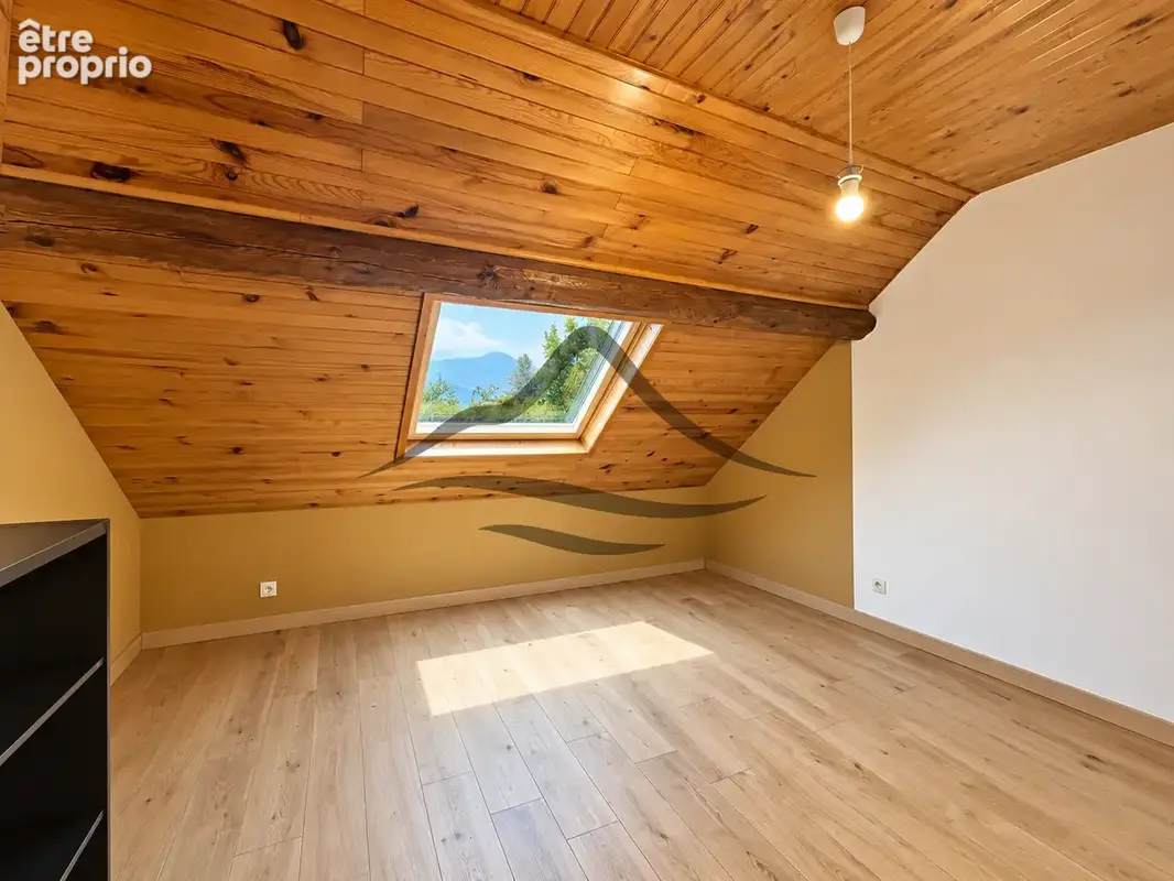 En nouveauté - Appartement T5  avec jardin privatif - Entrelacs - photo 9
