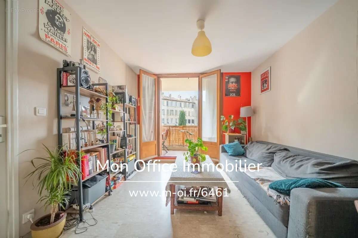 Appartement à MARSEILLE-5E