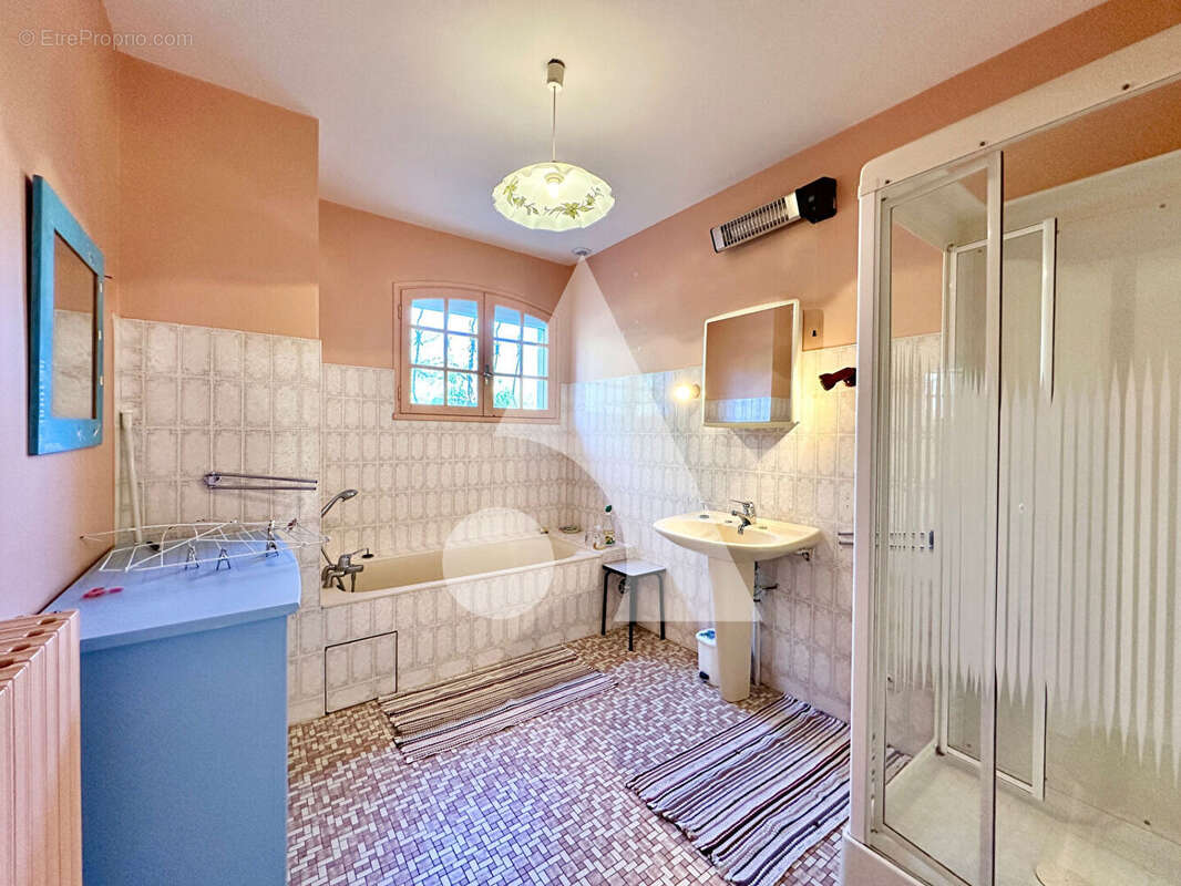 Maison à TOUR-DE-FAURE