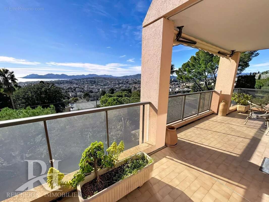 Appartement à LE CANNET