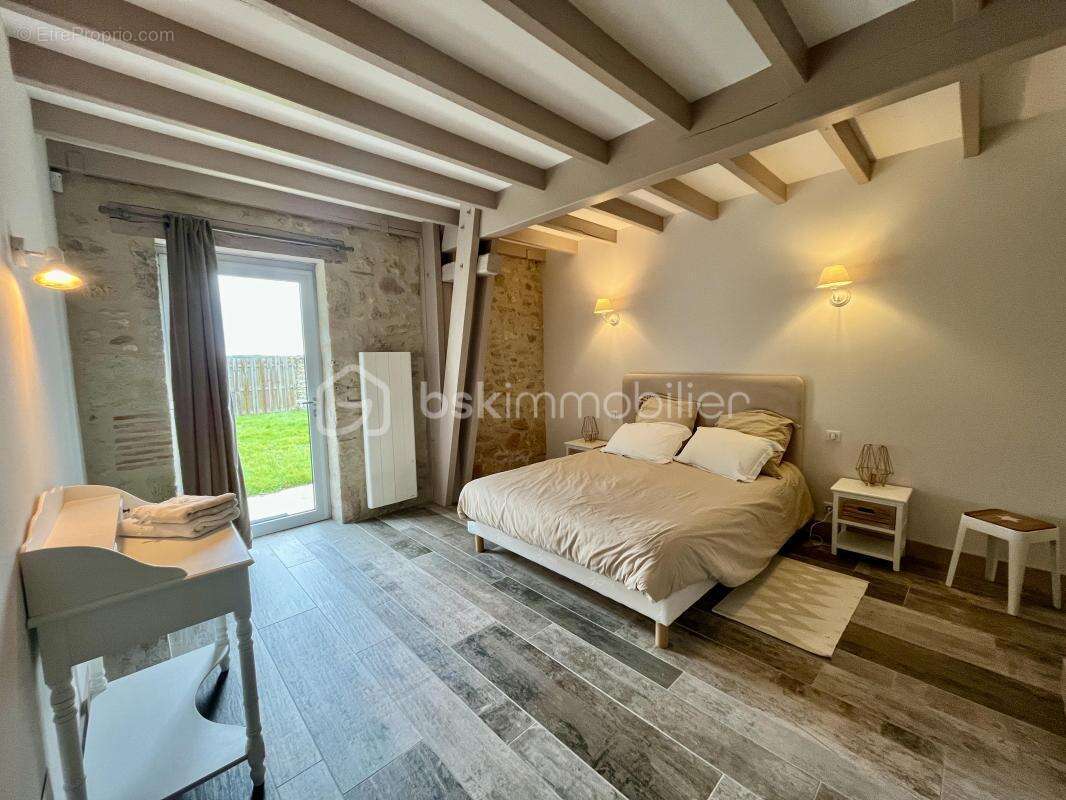 Maison à MONTPEYROUX