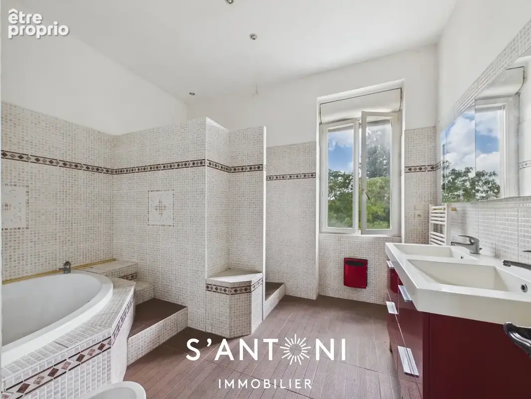 Ancienne gare de Florensac  Maison atypique de 137 m² avec piscine - photo 14