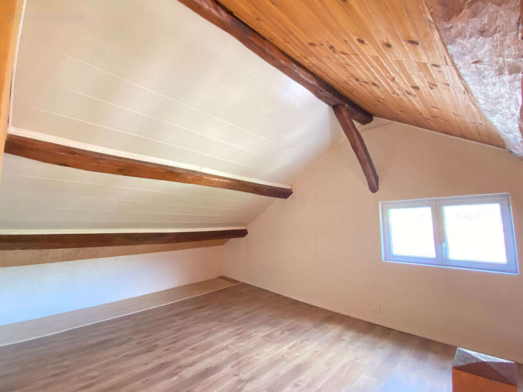 Appartement à VETHEUIL