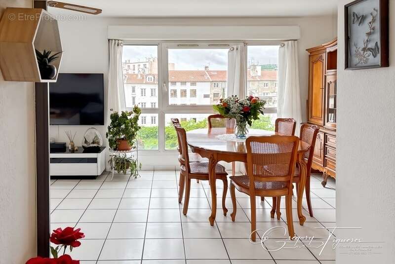 Appartement à SAINT-ETIENNE