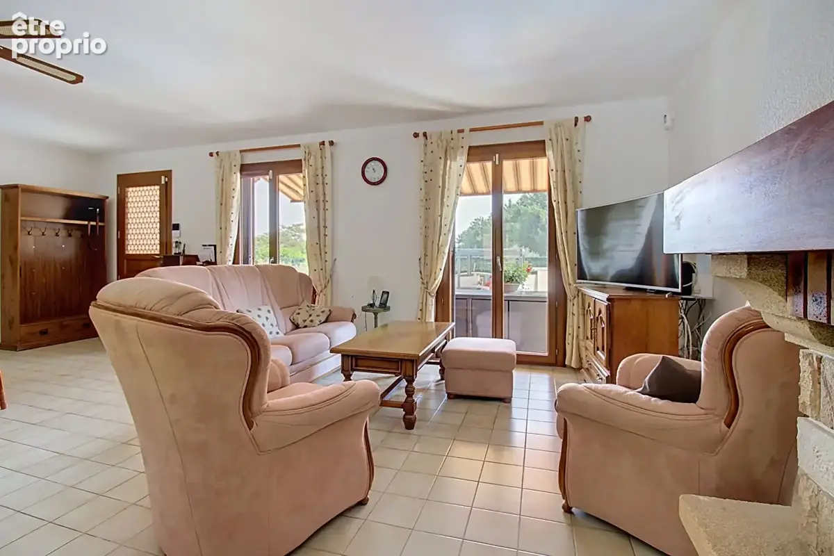 EXCLUSIVITÉ A VENDRE Maison Vidauban 4 pièces 130 m2 - Garage- piscine- Studio indépendant 29m2 - photo 7