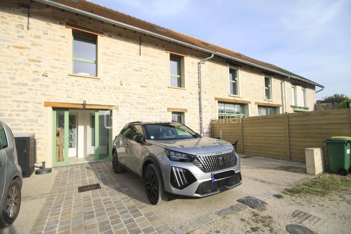 Maison à VAYRES-SUR-ESSONNE