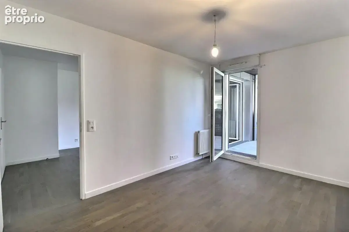 Libre : 2 pièces de 48 m² avec balcon et ascenseur dans résidence récente - photo 4