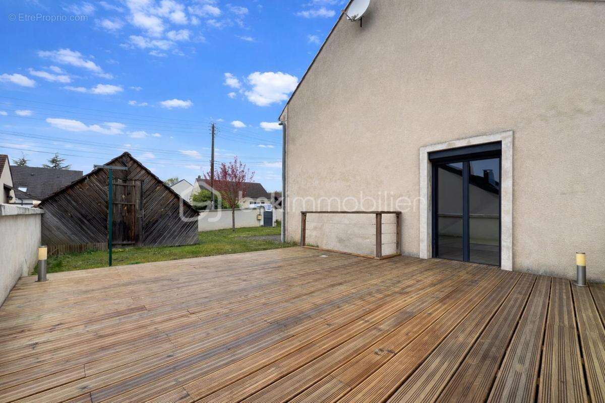 Maison à VAUX-LE-PENIL