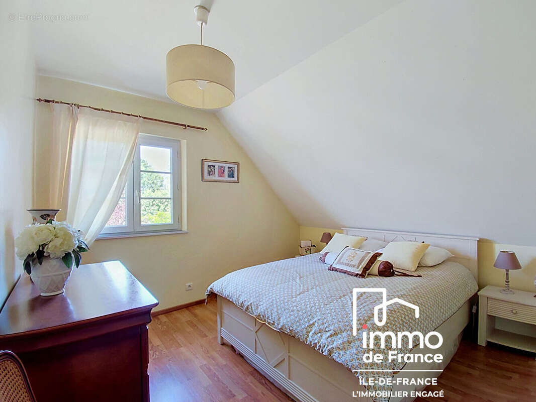 Maison d'architecte  8 pièces 200m² - FONTAINE-LA-GUYON - photo 14
