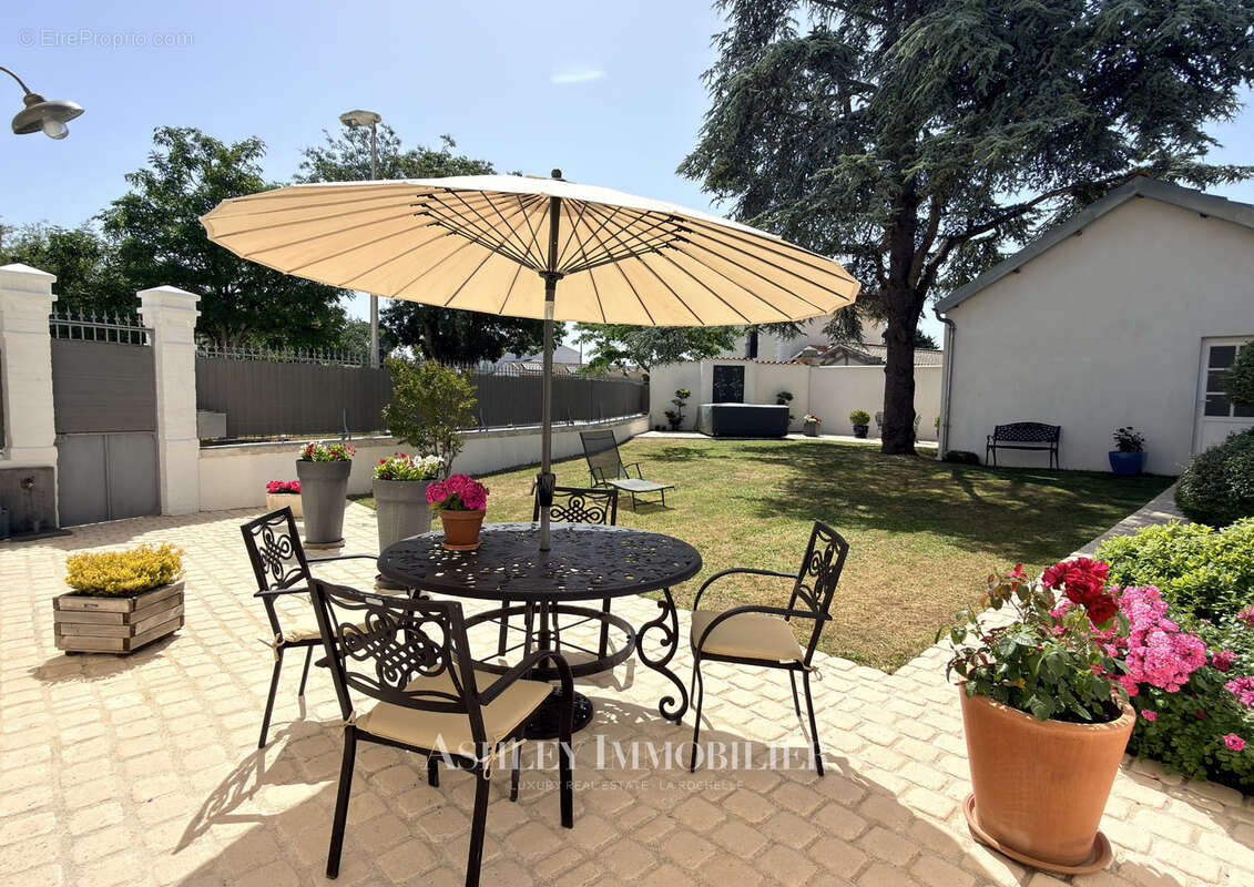 À vendre - rare maison charme 1930 - spa - jardin - 5 chambres - nieul-sur-mer - photo 3