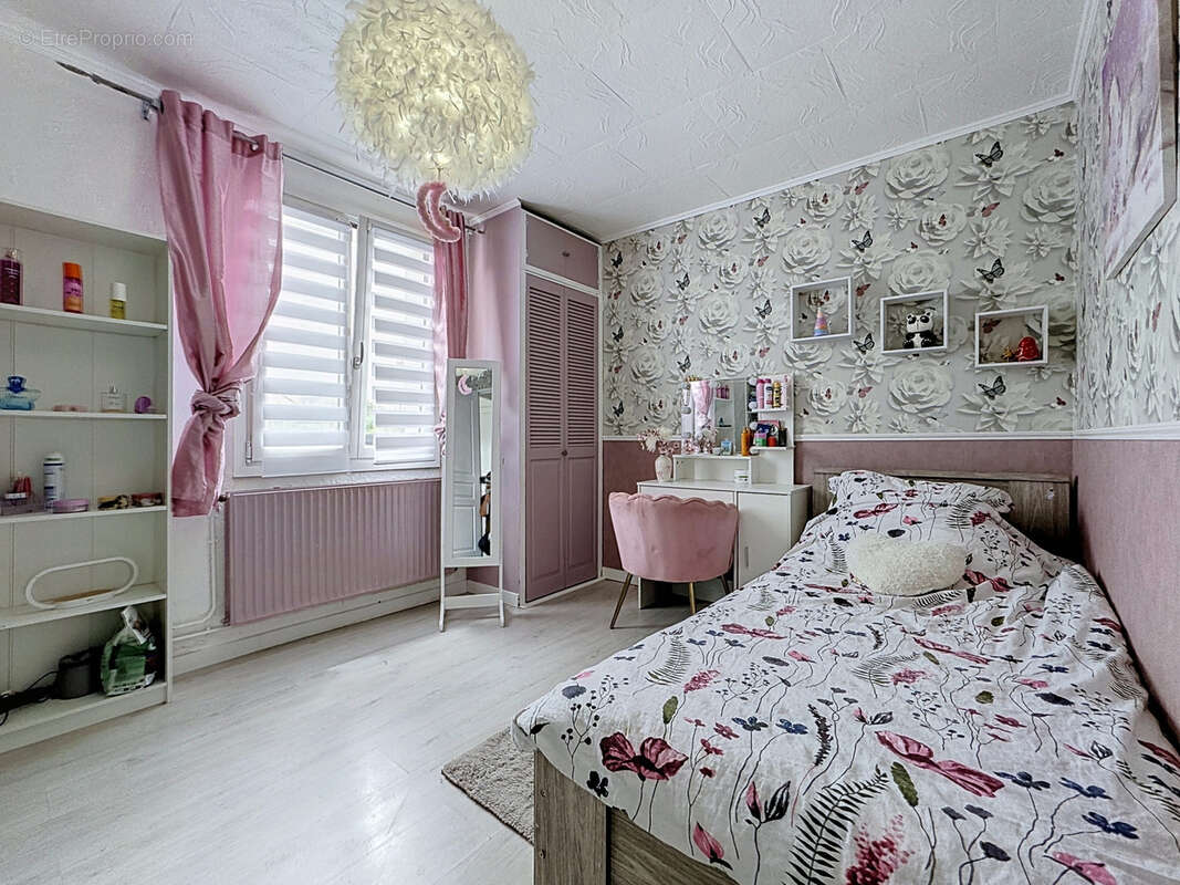 Maison individuelle semi plain pied 5 chambres CRESPIN - photo 10