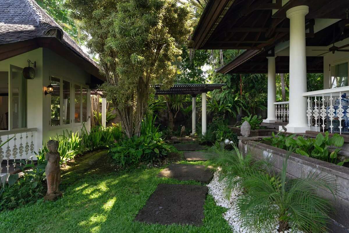 Domaine Colonial de Luxe Intemporel  Rare Résidence Familiale en Pleine Propriété près de Canggu, Bali - photo 5