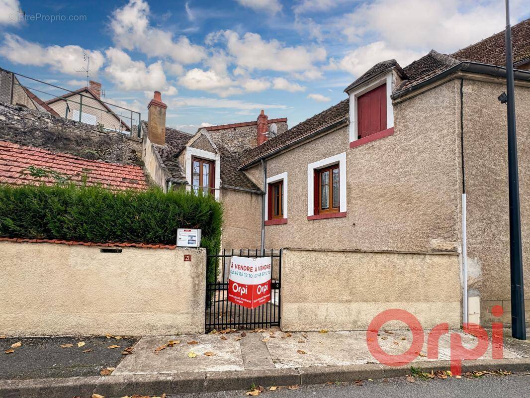 Maison à BRUERE-ALLICHAMPS